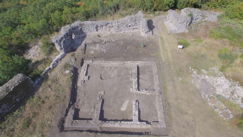 Уникални находки на близо 10 века откриха в крепостта "Лютица" (СНИМКИ)