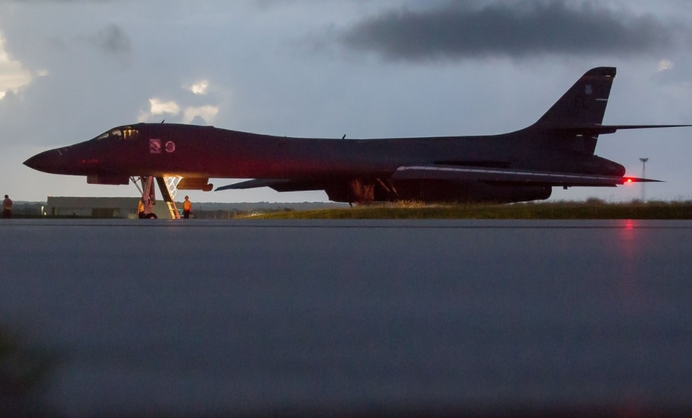 На косъм от война! Стратегически бомбардировачи B-1B Lancer на САЩ  прелетяха над крайбрежието на КНДР (СНИМКИ)