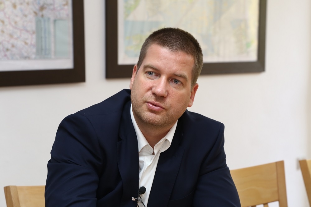 "Ти си мишена!": Валят заплахи към кмета на Стара Загора