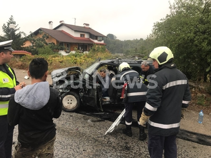 Автомеле до Вичов хан край Враца, три линейки и две пожарни спасяват пострадалите (СНИМКИ)