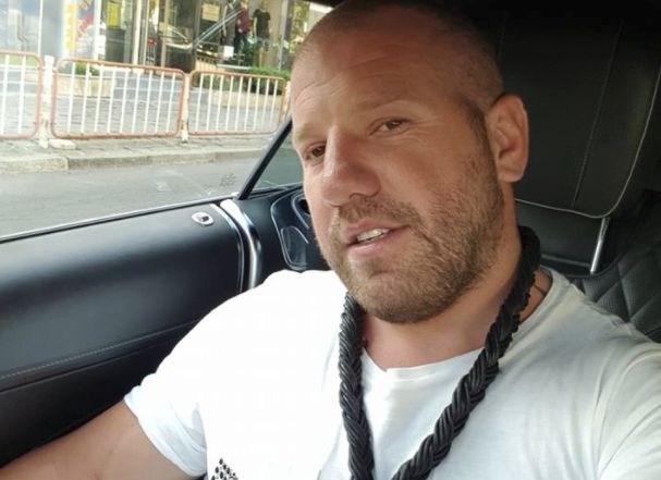 Ловецът на бежанци Динко пак разбуни духовете! За война ли се готви, чудят се всички, гледайки тези СНИМКИ  