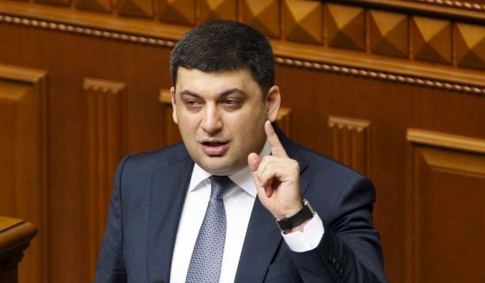 Украинският премиер конспиративно: „Външни фактори“ може да са взривили складовете във Виница