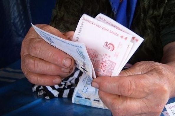 Старци в Пловдив изгоряха с хиляди заради ало измама
