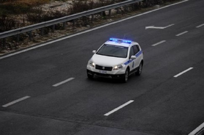 Трафиканти зарязаха десетки нелегални мигранти на магистралата до Солун 
