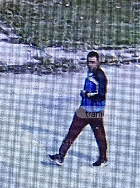Бандит нахлу в къща край Пловдив докато стопанката е вътре, камера го засне (ВИДЕО)