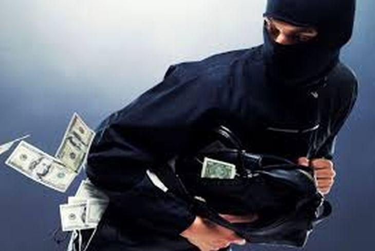 Маскираните бандити от обира на инкасото в "Овча купел" свили 300 бона, но в бързината допуснали голяма грешка...