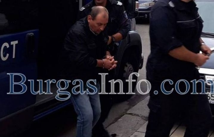 Директорът, обявен в блудство с ученичка: Омерзен съм, това е клопка! (ВИДЕО)