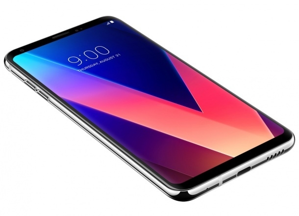 Цената на LG V30 в Англия е почти 1800 лв.