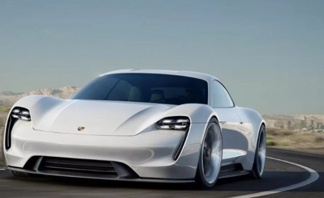 Porsche готви голяма изненада за феновете си през 2019 г.