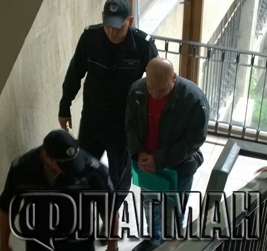 Осъден до живот за атентат срещу Митьо Очите иска 2 бона от държавата заради...