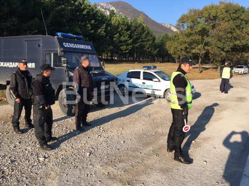 Първи СНИМКИ от спецакцията на ГДБОП, която блокира Враца, спипаха ли топ авера на страшилището Квиц? (СНИМКИ)