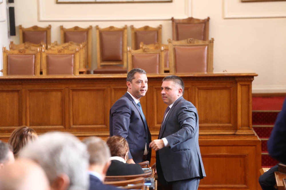 Депутатите приеха важни законодателни промени, които касаят и сделката за ЧЕЗ