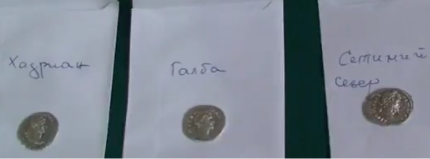 Имането, което Петя и Нели изровиха под корените на джанката си в Мездра, се оказа по-уникално от очакваното! Показаха СНИМКИ и ВИДЕО на съкровището