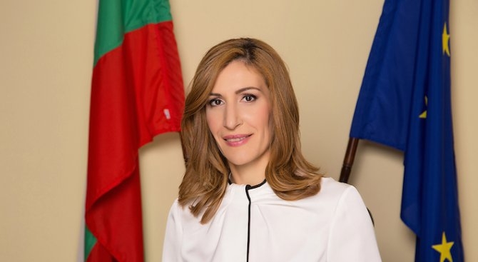Ангелкова с гореща новина за приближаващия ски сезон