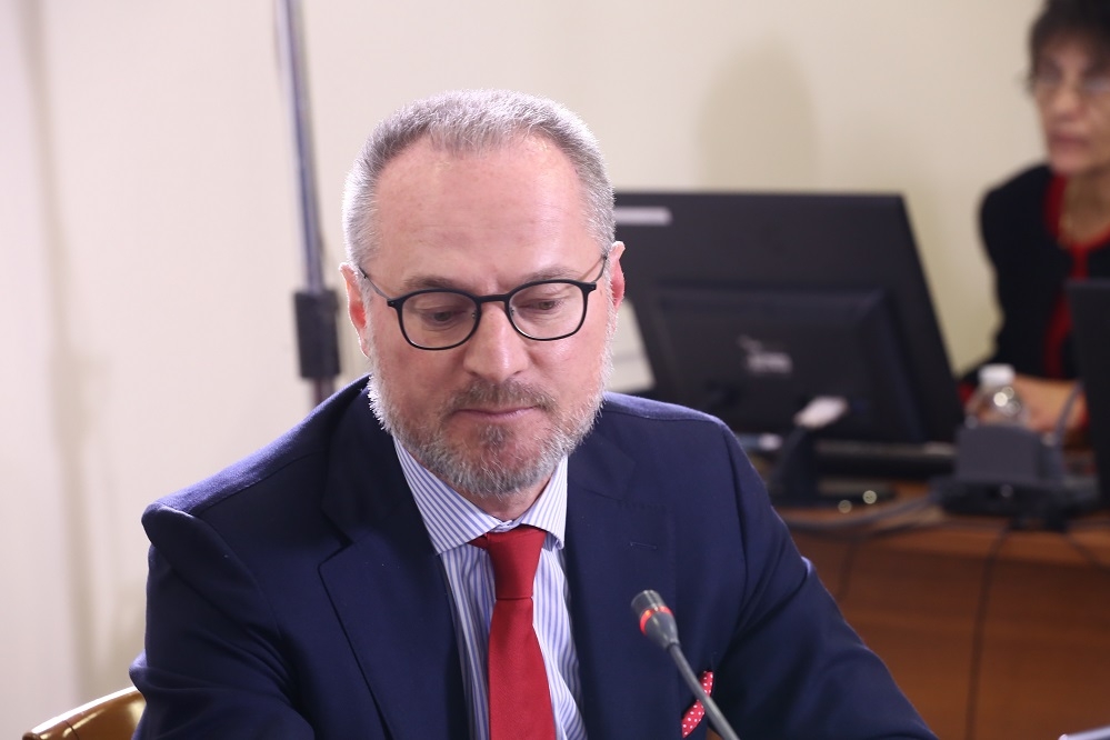 ГЕРБ не бяга от неудобни въпроси, Лозан Панов е решил да избяга