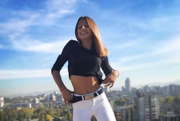 Първо в БЛИЦ! Щерката на Киро Скалата си играе със смъртта - прави се на каскадьорка и... (СНИМКИ)