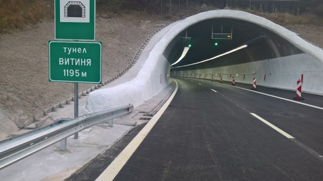 Отново засечка! Ремонтираната тръба на тунел „Витиня” се задимява