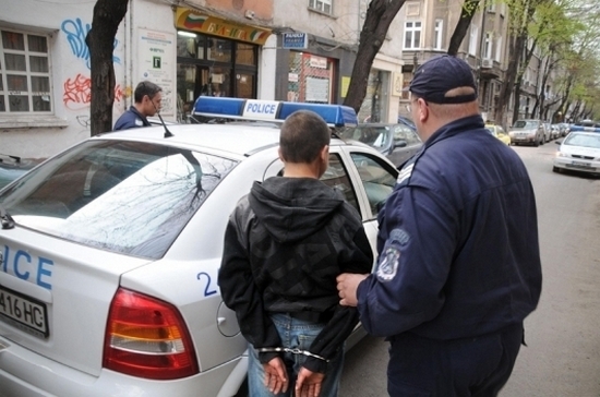 Бургазлията Христо сгафи сериозно, ченгета го спипаха с дрога и...