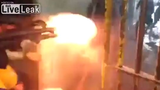 Разтърсващо с жестокостта си ВИДЕО 18+ разкри как конвоират бразилски затворници