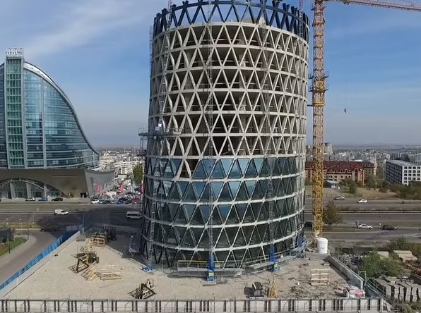 Дрон засне довършителните работи по софийската Наклонена кула (ВИДЕО)