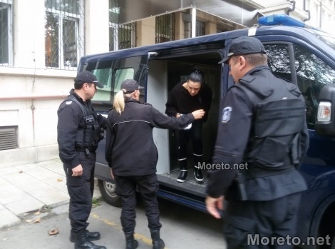 Анита Мейзер искала да изнесе трупа на мъжа си Николай, за да освободи духа му