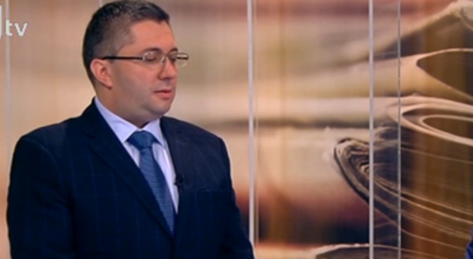 Николай Нанков обяви шофьори на кои превозни средства ще плащат повече такси по пътищата