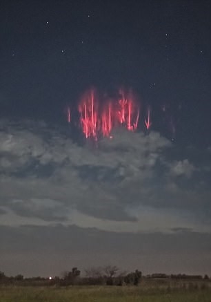 Всички са в шок! Мистериозно явление в небето над Оклахома (СНИМКИ)