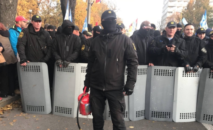 Майданът готви удар и ще стане страшно: Военните форсират протеста и обявиха кога ще бъде свален Порошенко (ВИДЕО)