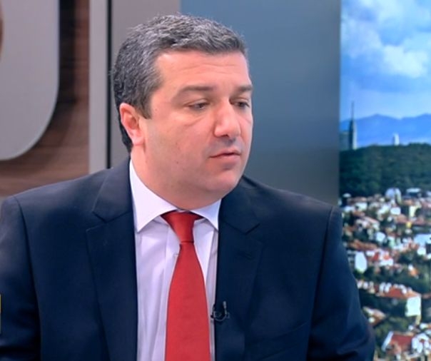 Драгомир Стойнев разкри колко сериозна е била катастрофата с Корнелия Нинова 