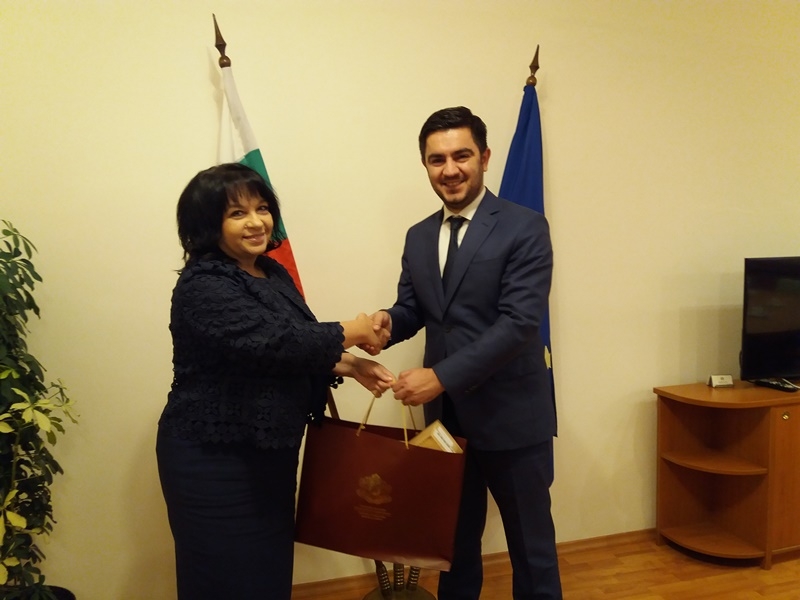 Петкова: Проектите, по които работи България в газовата област, ще имат значение и за диверсификацията в Македония