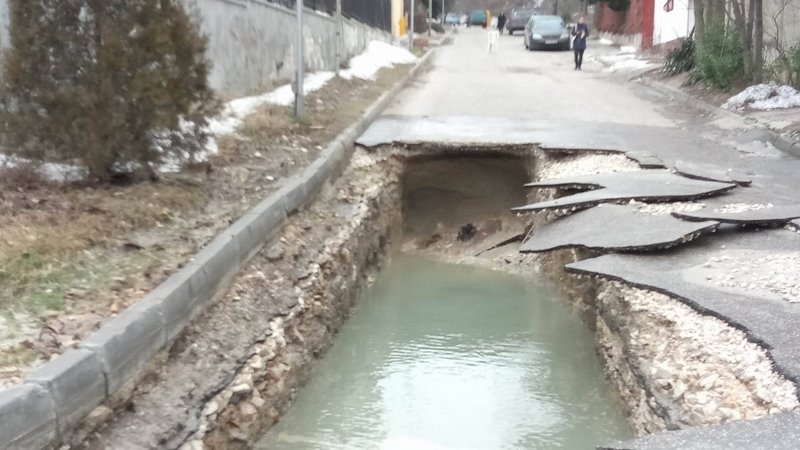 Водният ад дойде в село Кости! Река Велека преля, всичко е наводнено