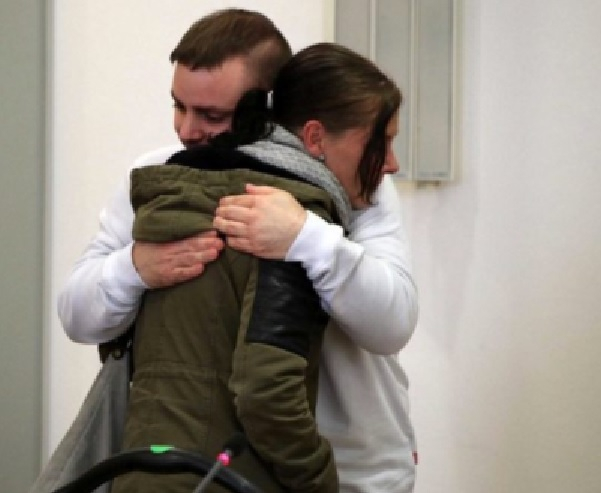 Родители подпалиха сина си - пречел им да търсят сексуални партньори в мрежата