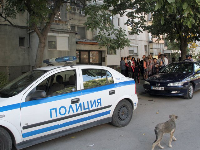 Шок! Даскалки на валериан дирят ученици в пловдивската Аджисан махала, посрещали ги с камъни