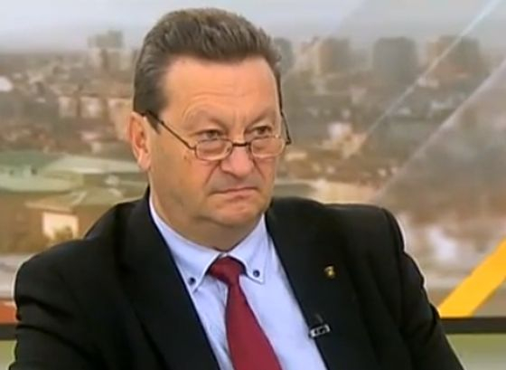 Ерменков с интригуващ коментар за катастрофите с Корнелия Нинова