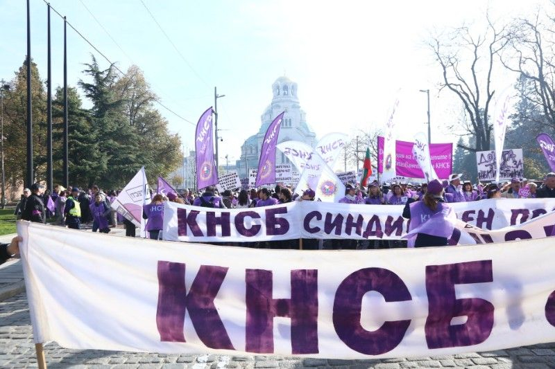 БЛИЦ TV: КНСБ към бизнеса: Поне с 10% вдигнете заплатите от 1 януари (СНИМКИ)