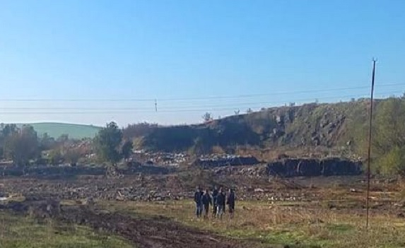Пак безчинства: Роми мародери нахлуха с каруци в наводнените села в Бургаско и грабят наред, полицаи се мъчат да ги озаптят