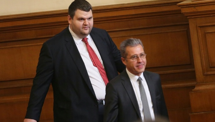 Поправката „Пеевски“ започна да сваля маски, псевдовложители в КТБ бранят вторичния грабеж