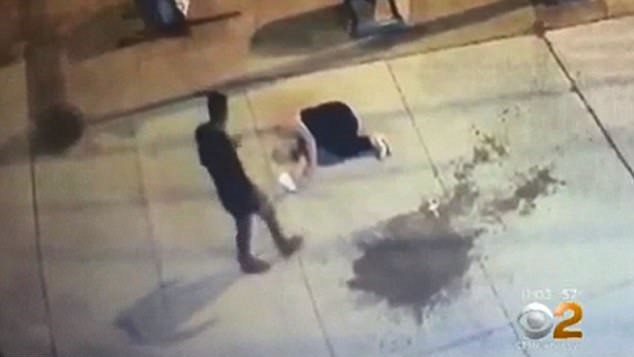 Нюйоркчани са в ужас от нова игра на смъртта: Всички се страхуват за живота си заради „пребий непознат до безсъзнание“ (ВИДЕО)