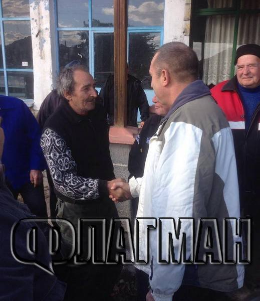 Президентът се срещна с пострадалите от водния ад в Бургаско (СНИМКИ/ВИДЕО)