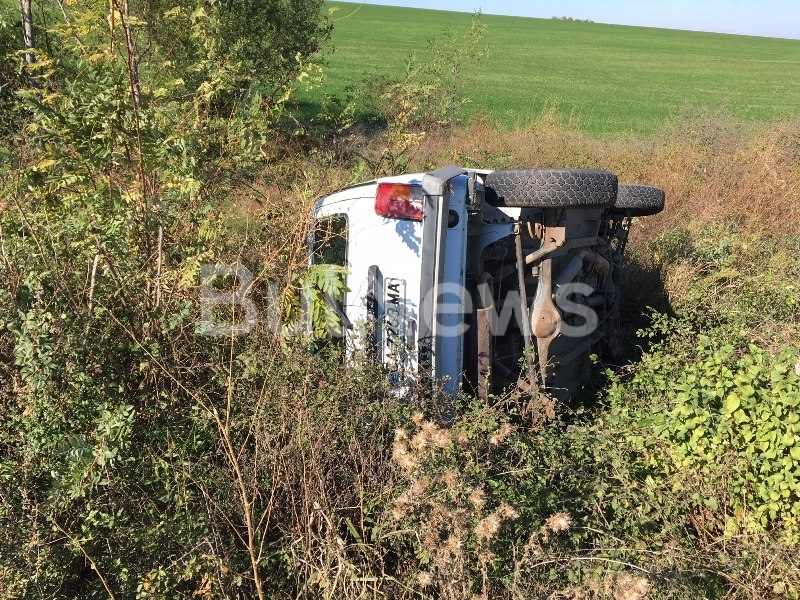 Джип на държавна служба се обърна край Враца (ЗРЕЛИЩНИ СНИМКИ)