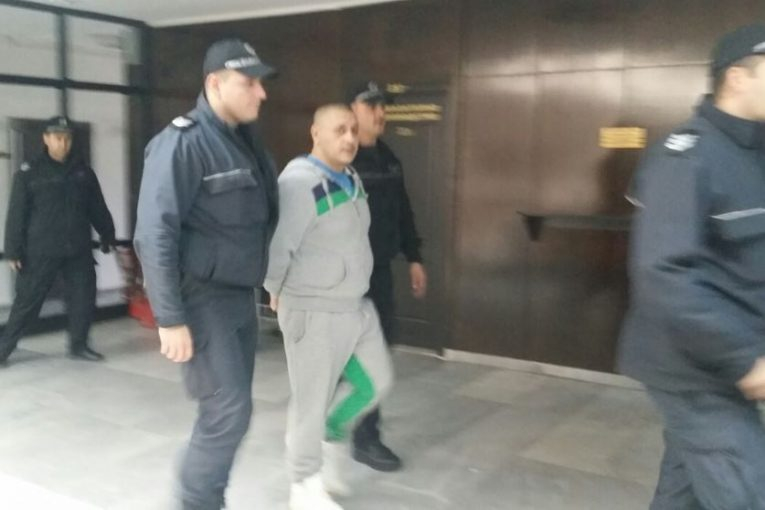 От последните минути: Венци Мишката изпълзя от лапите на правосъдието срещу 15 бона 