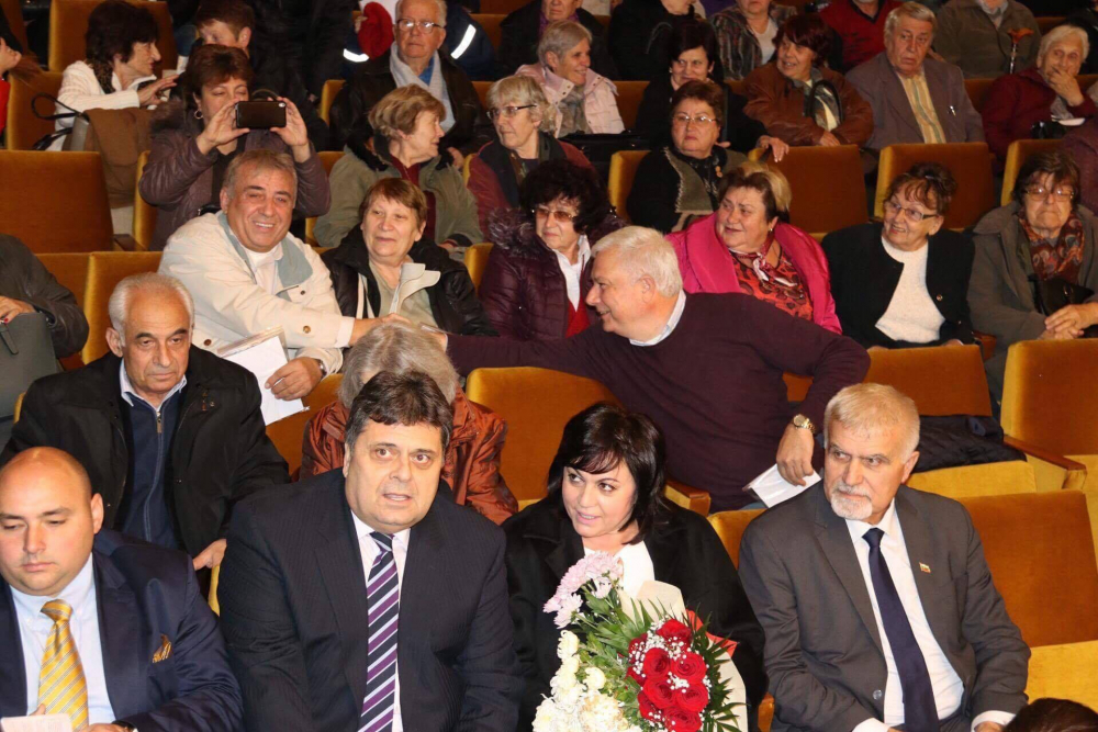 Нинова: В държавата на управляващите има спокойствие, а в истинската – протести