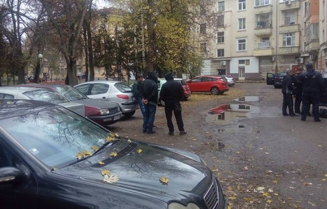 Извънредно! Окошариха двама в Перник, подозират, че са замесени в взрива на банкомата (СНИМКИ)