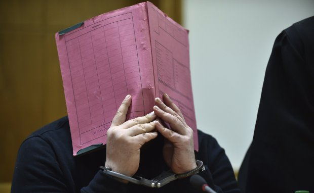Зверство потресе Германия: Лекар, осъден за смъртта на двама пациенти, вероятно е убил още 100 души (СНИМКИ)