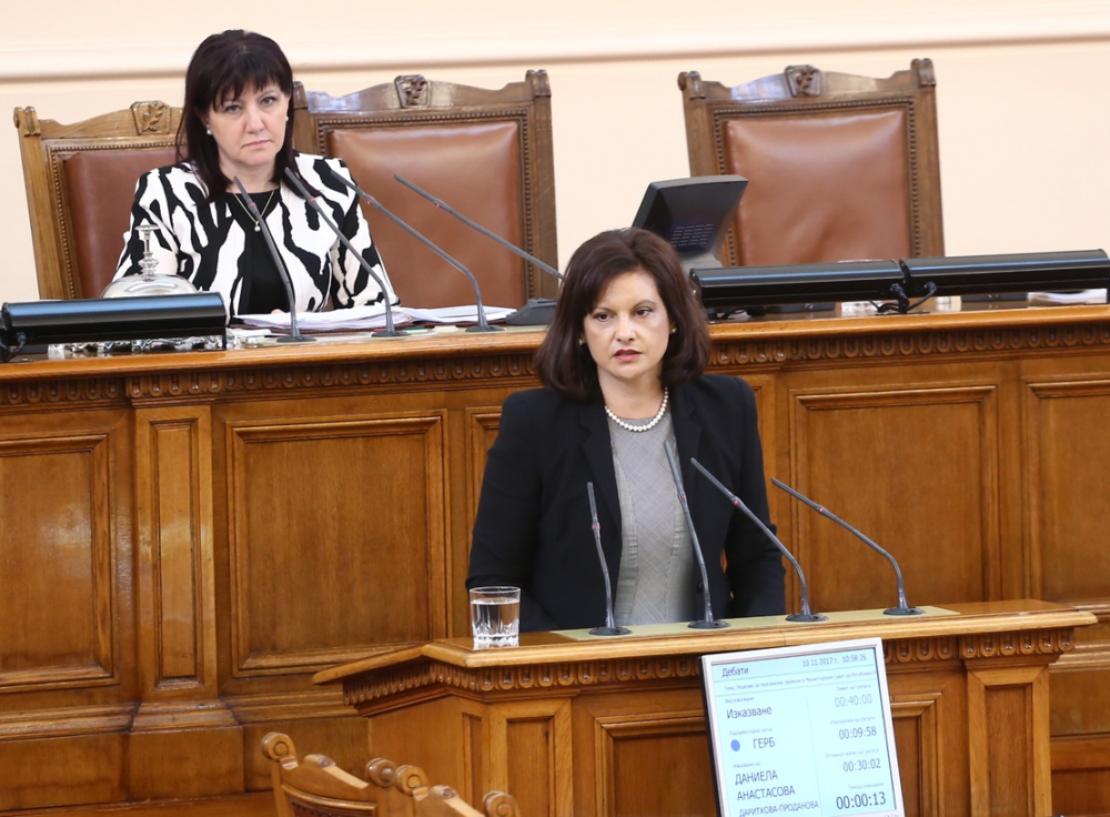 Дариткова съзря спекулация и отсече: Над 1500 вида лекарства ще се изплащат от Касата