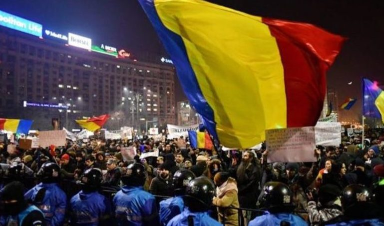 В Румъния хиляди демонстранти излязоха отново на улицата