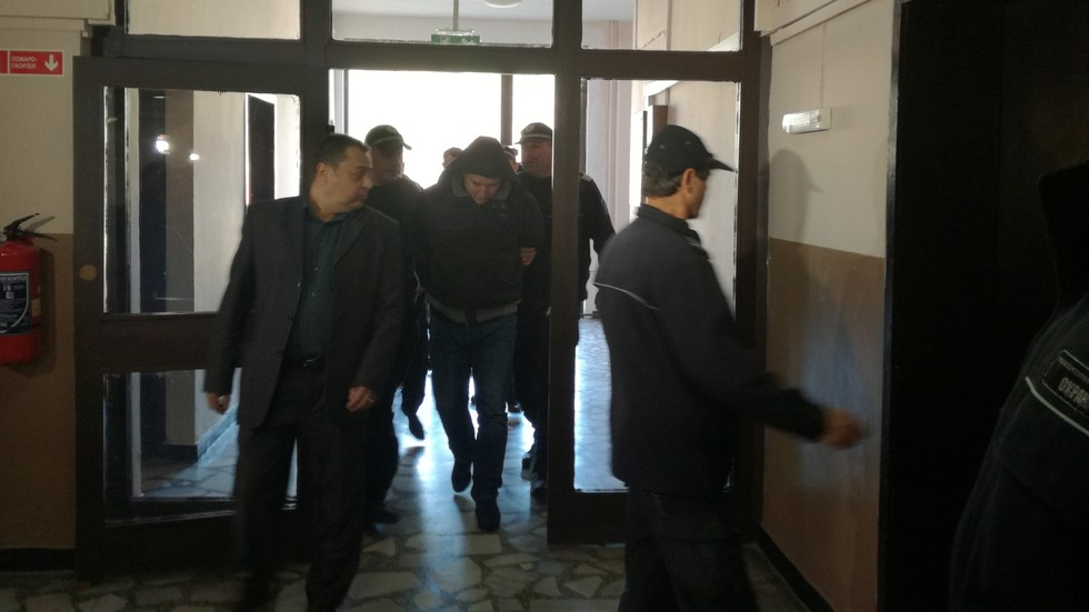 Eто каква съдба очаква задържания за взривения банкомат в Сапарева баня