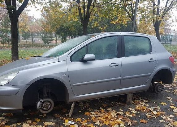 Бургазлии изтръпнаха! Пропищяха от кражба, която уж беше останала в миналото (СНИМКИ)