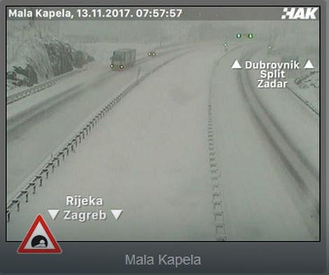 Бяла хала фучи към България, Хърватия и Сърбия в снежен колапс (СНИМКИ/ВИДЕО)