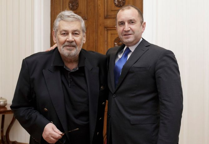 Първо в БЛИЦ! Президентът Радев се срещна със Стефан Данаилов, причината е... (СНИМКИ)